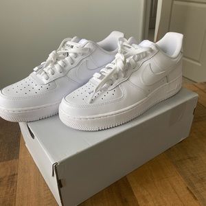 Nike Women Air Force 1 ‘07 Triple White DD8959-100